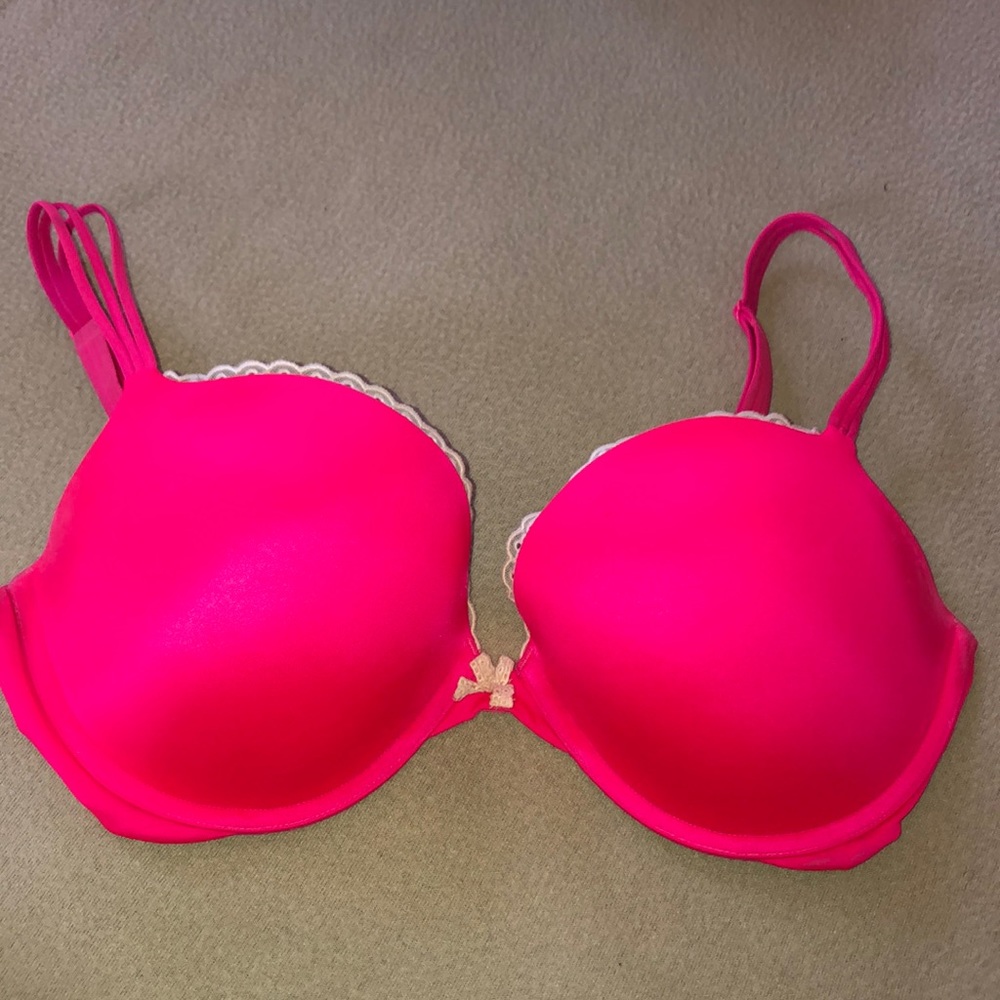 Victoria Secret Pink w/ Cream lining Bra